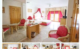 Clarkton Hotel Apartment